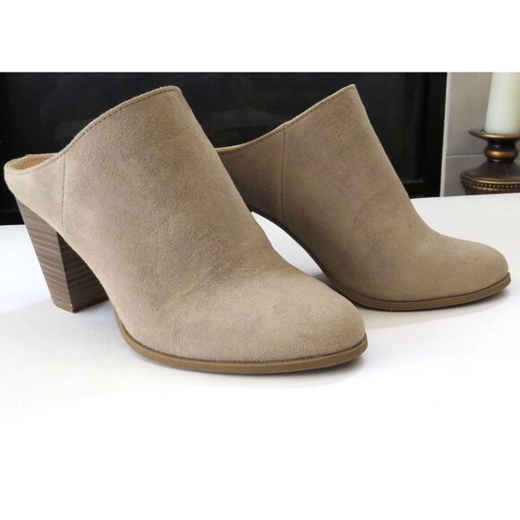 Express Women's Block Heel Mules  Faux Suede Tan  8 EUC - Picture 2 of 11